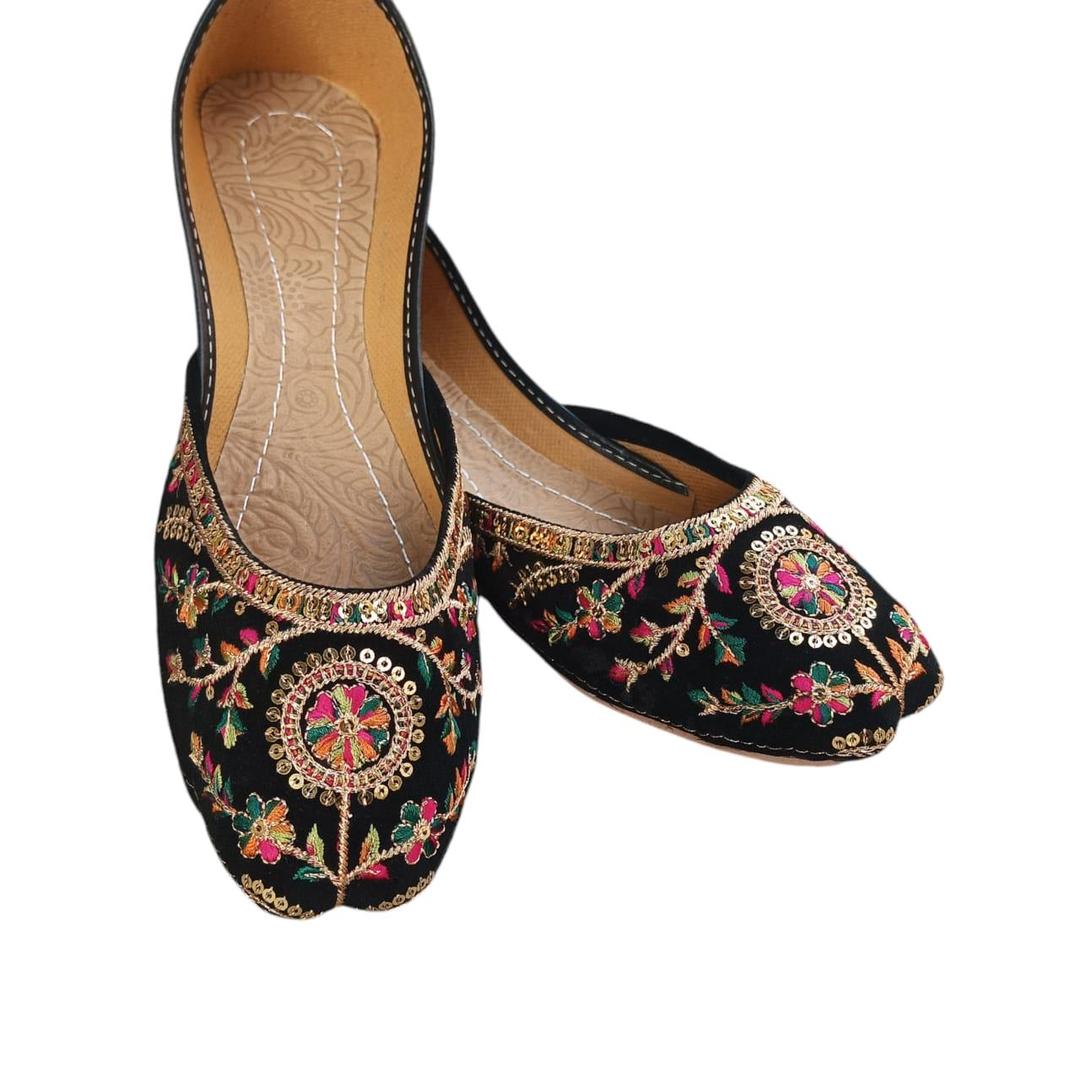 Women Velvet Khussa with Gold Thread Work