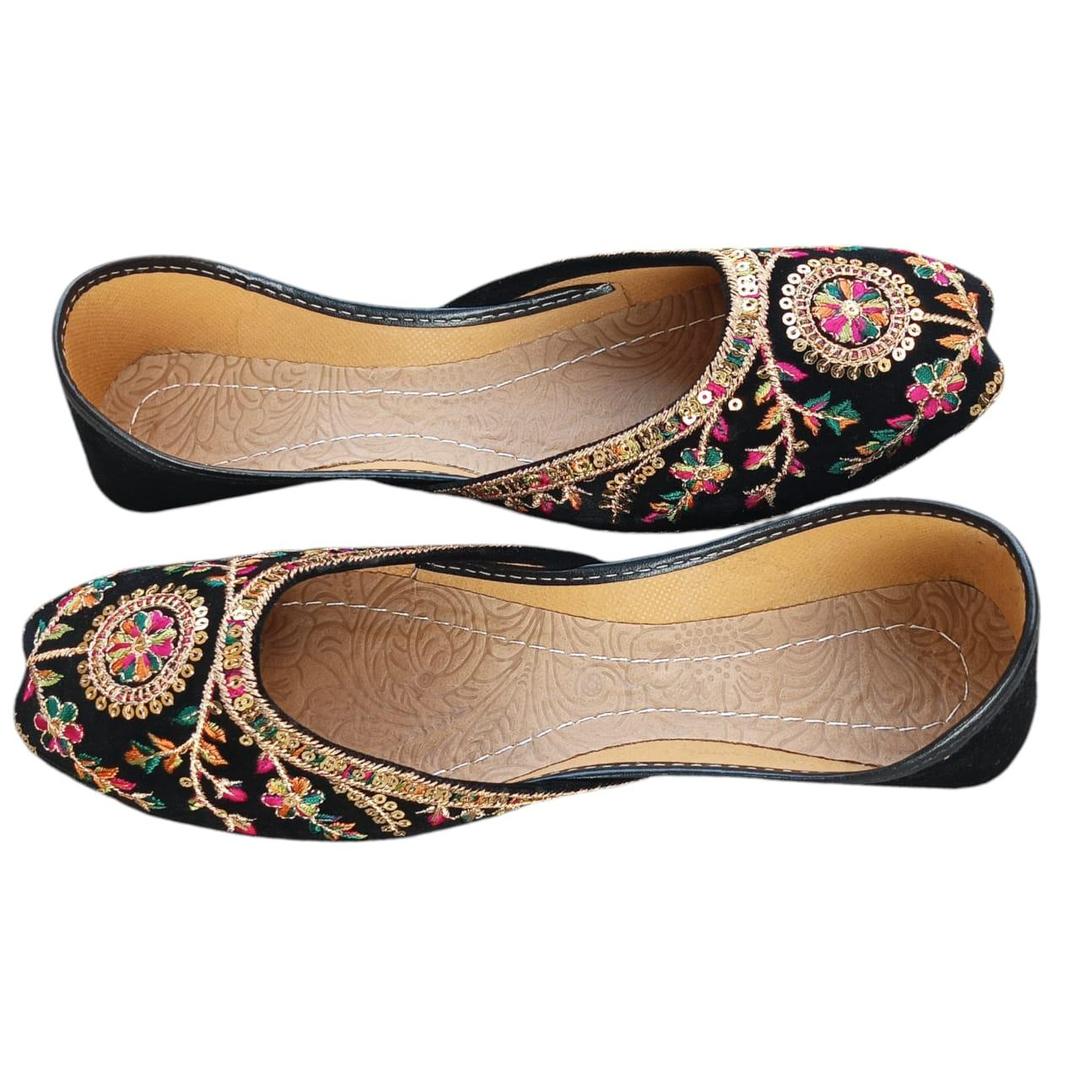 Women Velvet Khussa with Gold Thread Work