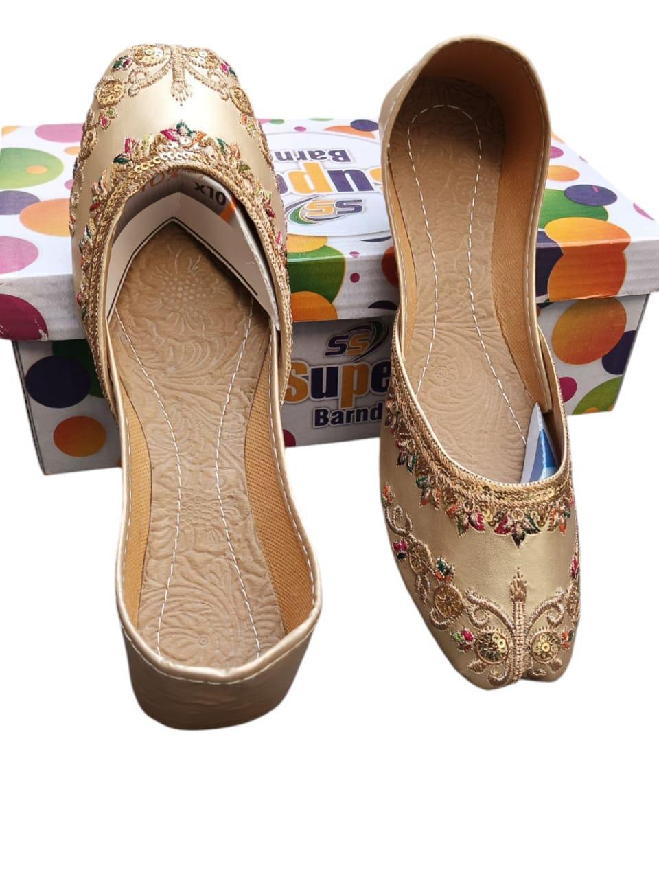 Women Velvet Khussa with Gold Thread Work
