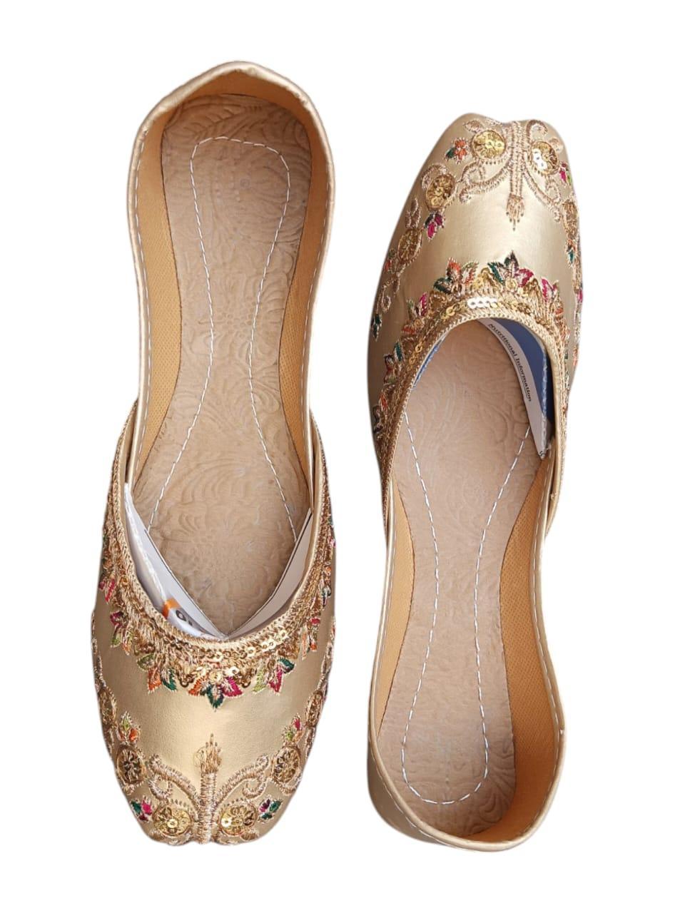 Women Velvet Khussa with Gold Thread Work
