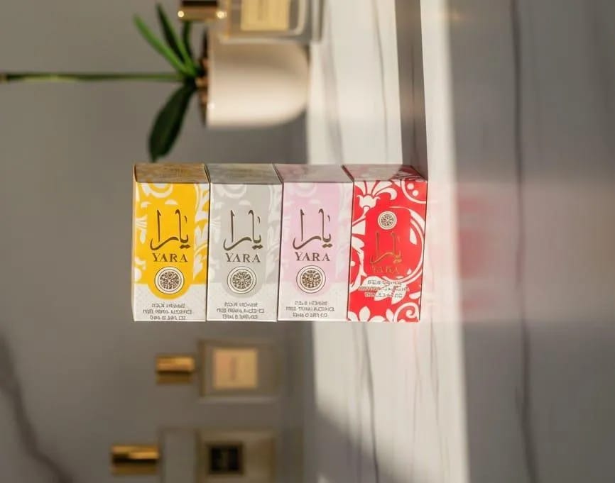 Yara Alcohol-Free Attar 8ml Red with Free Tasbeeh